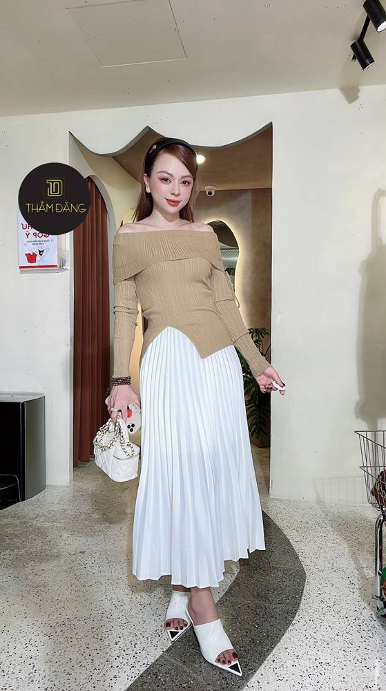 Gợi ý 22 cách mix trang phục với chân váy dài xếp ly cực đỉnh  XinhXinhvn