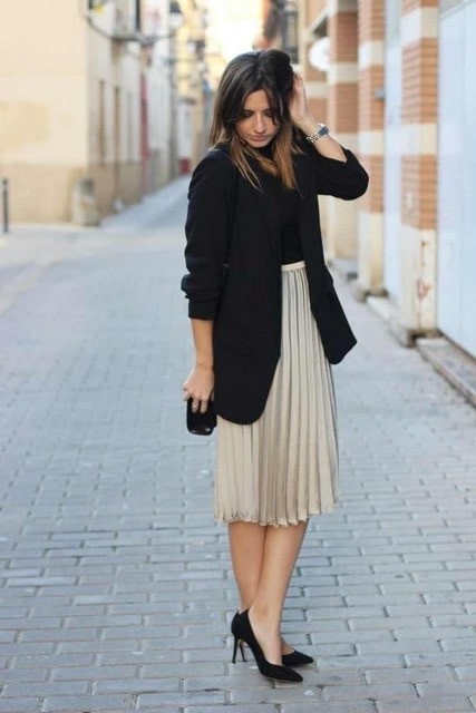 Chân váy mindi phối áo blazer
