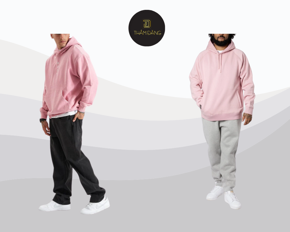 Set đồ thể thao năng động với áo hoodie hồng cam và quần jogger, hoàn hảo cho những ngày se lạnh đầy tự tin và phong cách.
